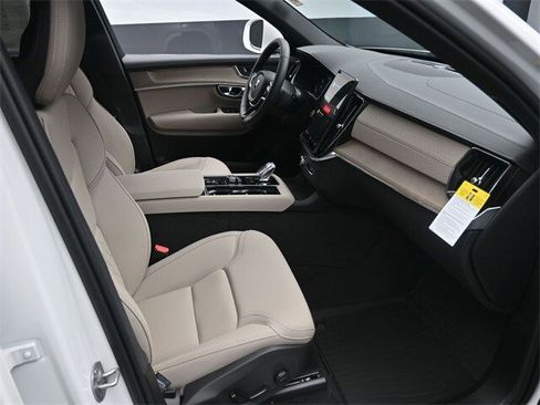 New 2025 Volvo XC90 B6 Plus w/ Protection Package Premier image 29