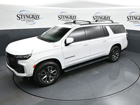 Used 2024 Chevrolet Suburban Z71 w/ Luxury Package AWD/4WD image 11