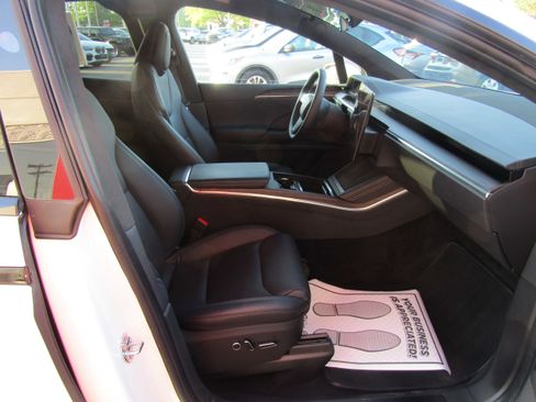 Used 2023 Tesla Model X AWD/4WD image 11