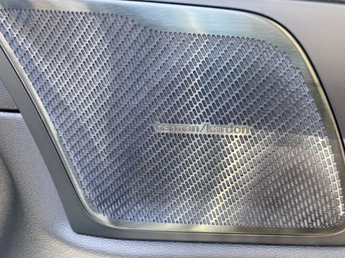 Used 2022 Volvo XC60 T8 R-Design w/ Advanced Package image 22