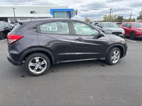 Used 2018 Honda HR-V LX image 6