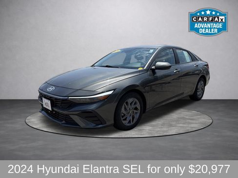 Used 2024 Hyundai Elantra SEL FWD image 7