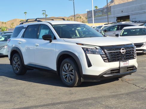 New 2026 Nissan Pathfinder SV w/ Cargo Package FWD image 6