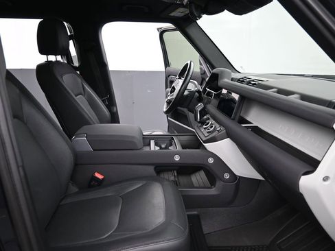Used 2023 Land Rover Defender 110 X-Dynamic SE image 11