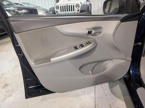 Used 2011 Toyota Corolla LE image 12