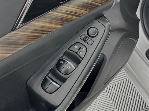Used 2018 Nissan Maxima Platinum image 23