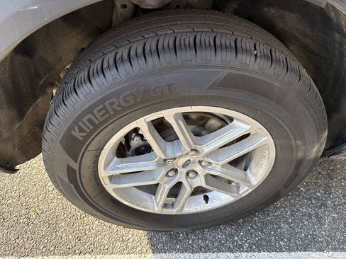 Used 2025 Ford Explorer Active image 13