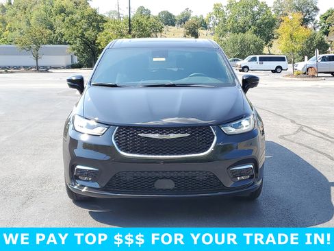 New 2026 Chrysler Pacifica Select image 2