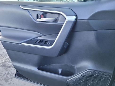 Used 2025 Toyota RAV4 XLE image 13