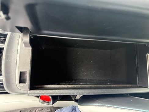 Used 2022 Toyota Prius XLE FWD image 23