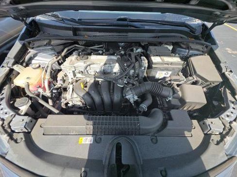 Used 2020 Toyota Corolla LE FWD image 7