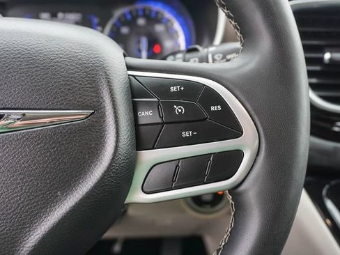 Used 2023 Chrysler Voyager LX FWD image 18