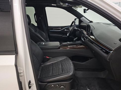 Used 2022 Cadillac Escalade ESV Sport Platinum w/ LPO, ONYX Package image 8