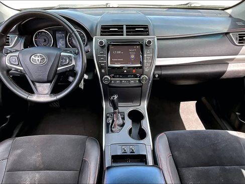 Used 2017 Toyota Camry SE image 13