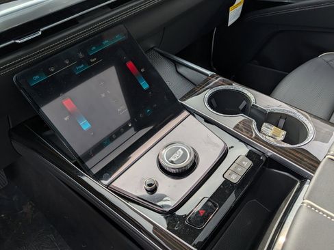 New 2026 Cadillac Escalade Luxury image 13