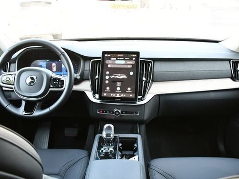 Used 2026 Volvo XC90 B6 Plus AWD/4WD image 18
