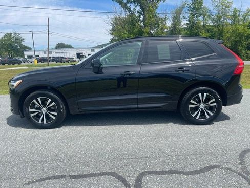 Used 2025 Volvo XC60 B5 Core AWD/4WD image 6