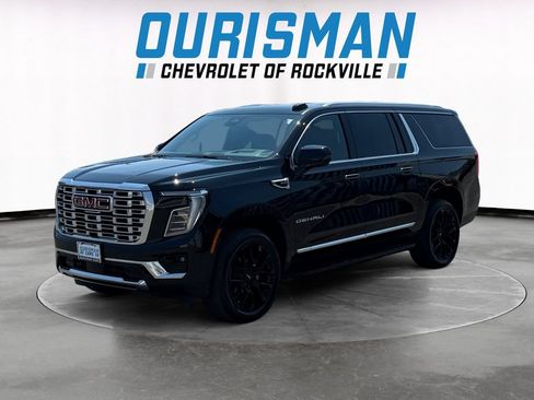 Used 2025 GMC Yukon XL Denali AWD/4WD image 2