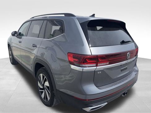 Used 2025 Volkswagen Atlas SE image 22
