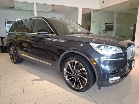 Used 2021 Lincoln Aviator Reserve w/ Equipment Group 202A AWD/4WD image 3