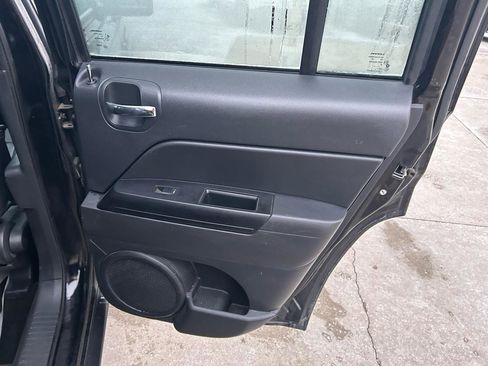 Used 2016 Jeep Patriot Sport image 15