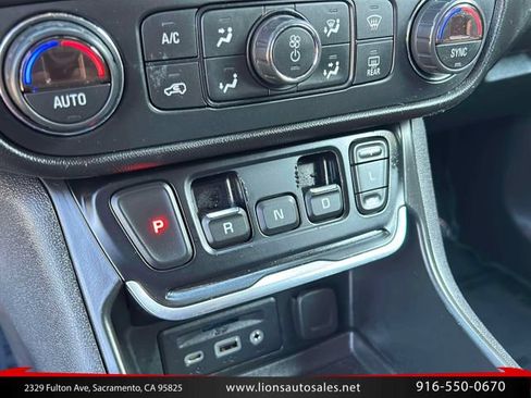 Used 2019 GMC Terrain SLT FWD image 24