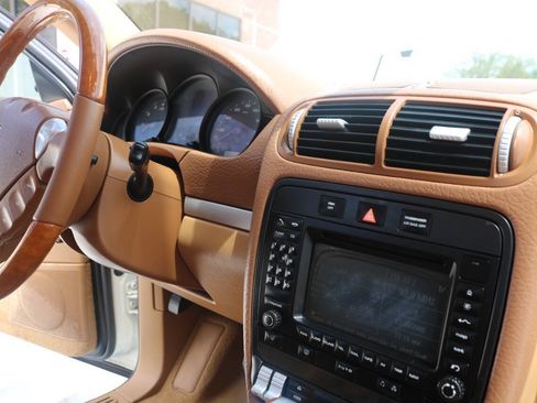 Used 2008 Porsche Cayenne AWD/4WD image 37