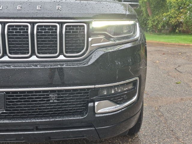 Used 2023 Jeep Wagoneer 4WD w/ Convenience Group I image 9