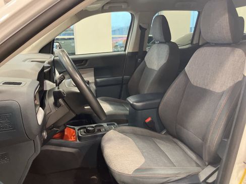 Used 2022 Ford Maverick XLT image 11