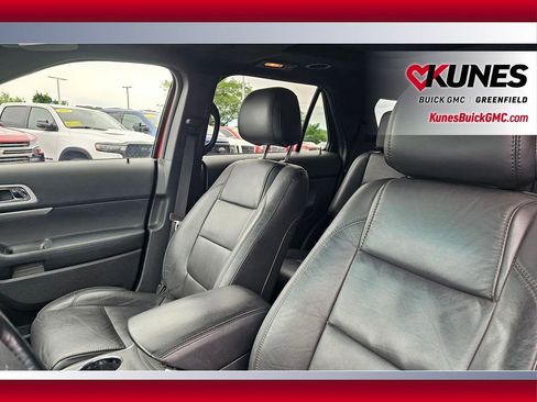 Used 2015 Ford Explorer XLT w/ Equipment Group 202B FWD image 13