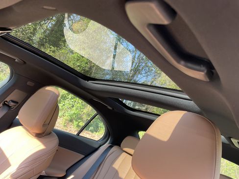 New 2026 Mercedes-Benz E 350 4MATIC Sedan image 24