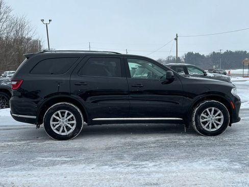 Used 2022 Dodge Durango SXT image 38