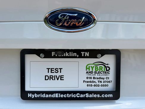 Used 2019 Ford Fusion SE FWD image 3