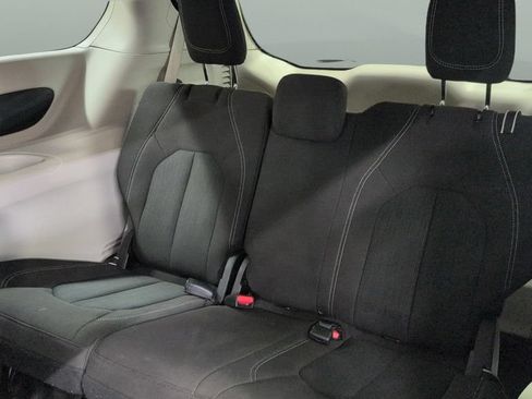 Used 2023 Chrysler Voyager LX FWD image 20