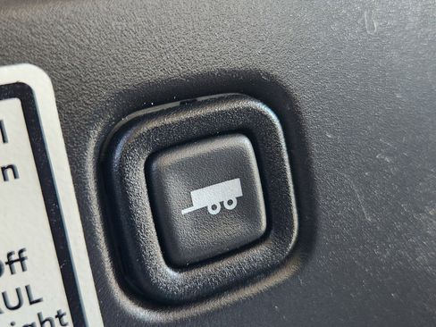 Used 2022 GMC Savana 3500 CUTWAY w/ Power Convenience Package image 18