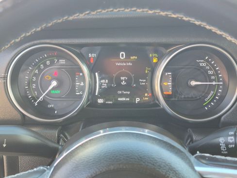 Used 2023 Jeep Wrangler Unlimited Sahara w/ Cold Weather Group AWD/4WD image 21