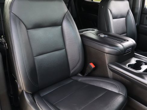 Used 2021 Chevrolet Tahoe Z71 w/ Luxury Package image 20