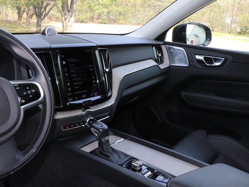 Used 2021 Volvo XC60 T6 Inscription w/ Advanced Package image 13