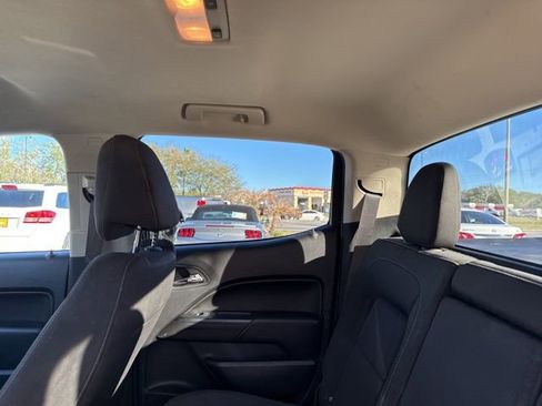 Used 2021 Chevrolet Colorado LT image 19