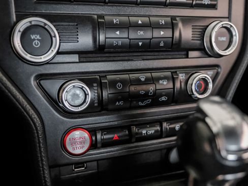 Used 2018 Ford Mustang Coupe RWD image 22