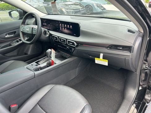 New 2026 Nissan Sentra SR w/ SR Premium Package FWD image 44