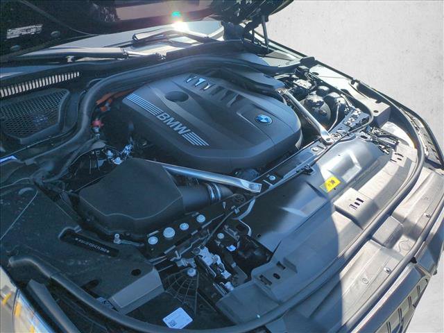 New 2027 BMW 550e xDrive w/ Premium Package AWD/4WD image 17