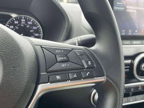 Certified 2025 Nissan Sentra SV w/ Trunk Package image 21