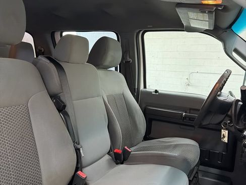 Used 2014 Ford F550 4x4 Crew Cab Super Duty image 33