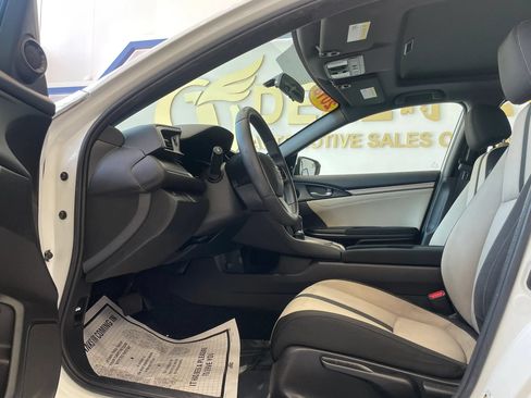 Used 2018 Honda Civic EX image 9