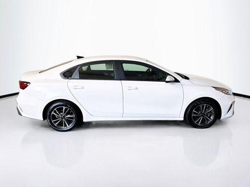 Certified 2023 Kia Forte LXS FWD image 4