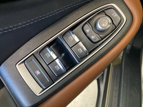 Used 2021 Subaru Outback Touring XT AWD/4WD image 12