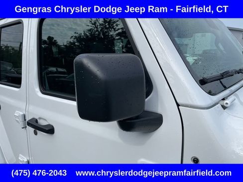 Used 2024 Jeep Wrangler Unlimited Sahara AWD/4WD image 16
