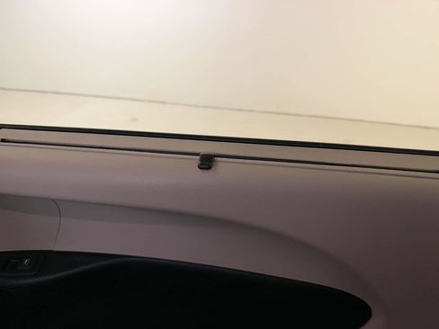 Used 2023 Chrysler Pacifica Touring-L FWD image 33
