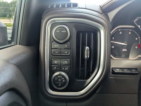 Used 2021 GMC Sierra 2500 Denali w/ Denali Black Diamond Edition AWD/4WD image 22